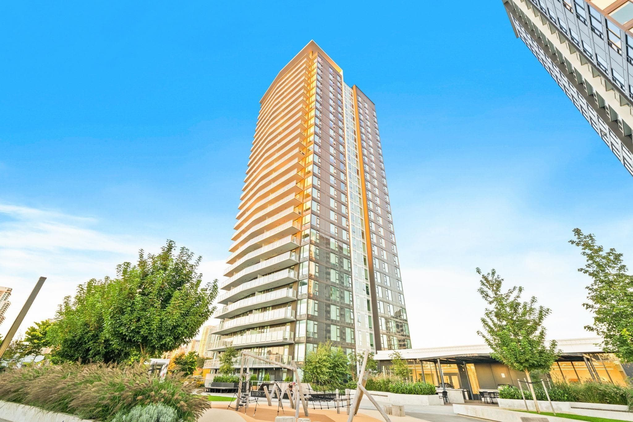 318 Alderson Avenue 1208